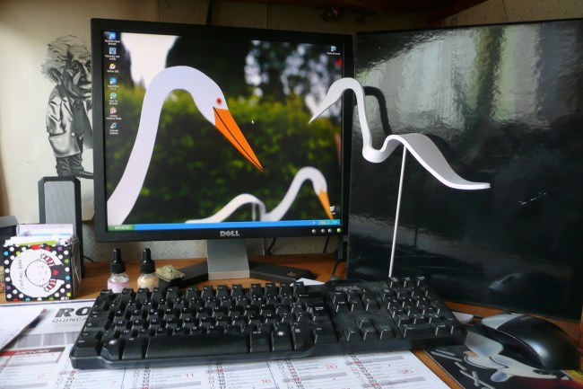 Un compagnon silencieux mais bien en phase avec les sujets de l'écran.